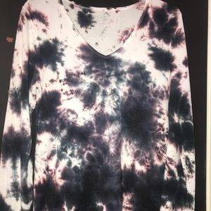 tie-dye long sleeve top